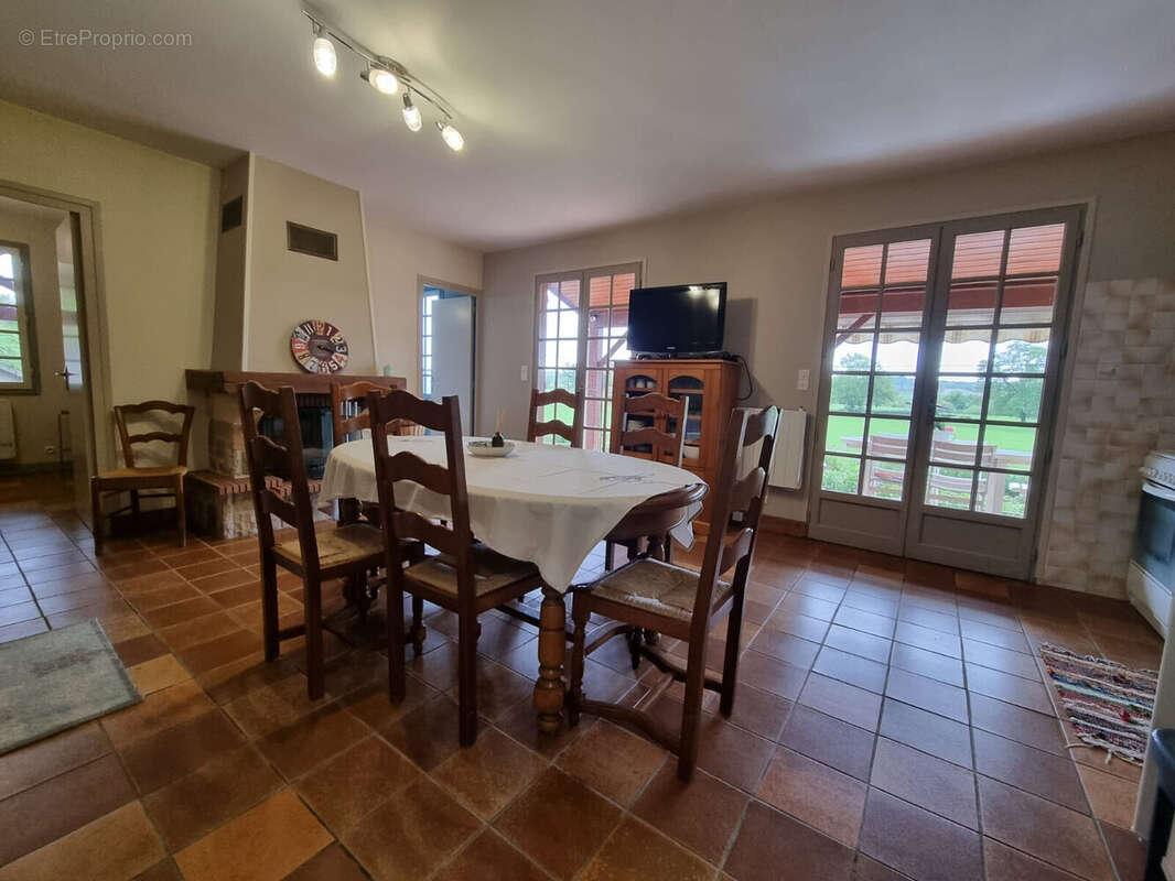 Photo 3 - Maison à VENDENESSE-SUR-ARROUX