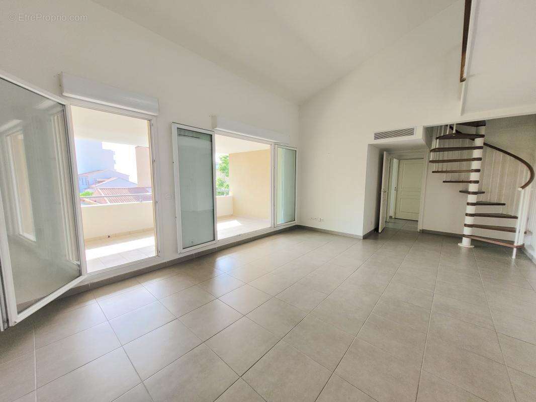 Appartement à MARSEILLE-8E