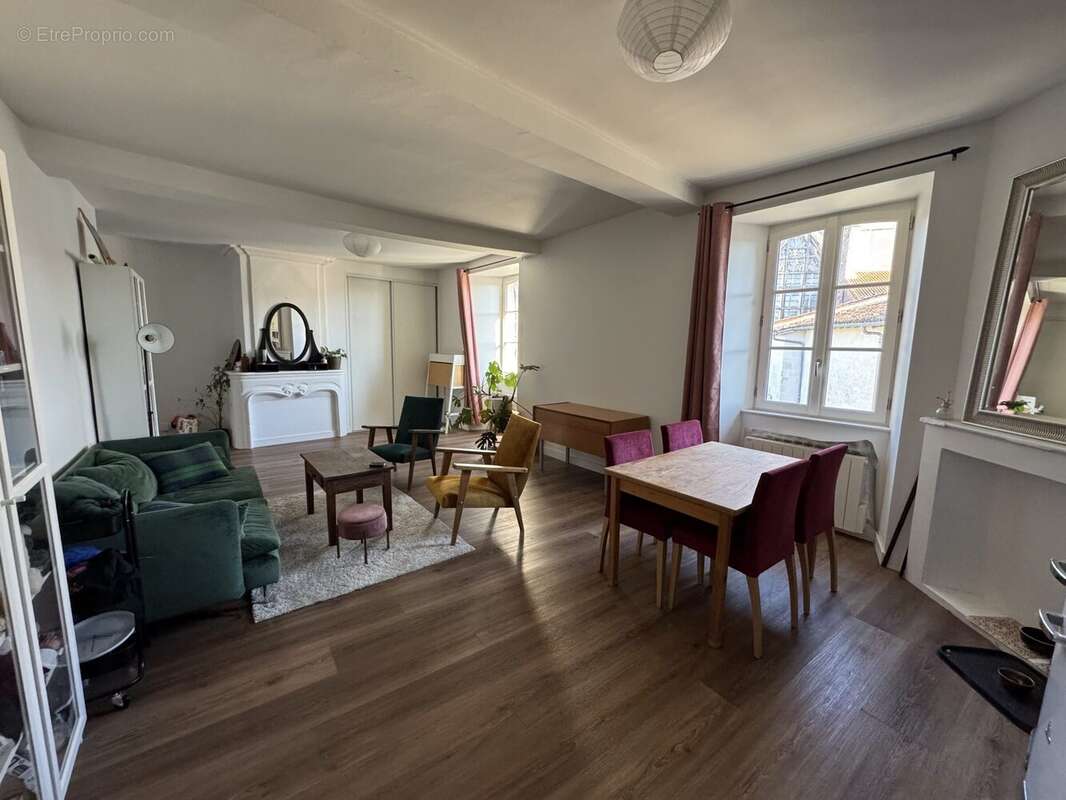Appartement à SAINTES