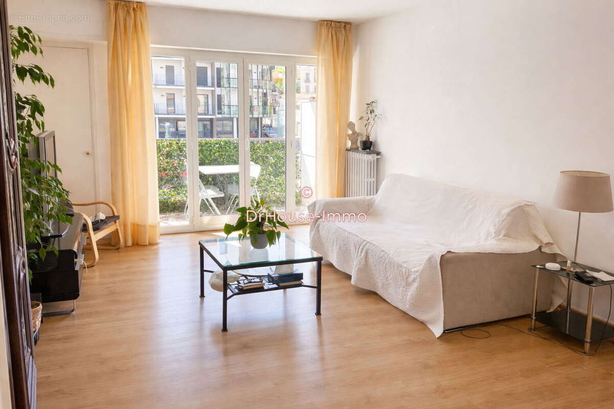 Appartement 49 m² à Menton  - photo 2
