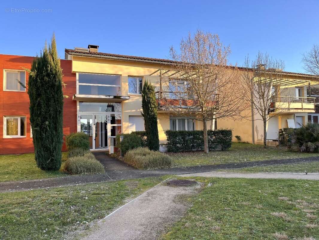 Saint-simon - spacieux t2 de 41,60m² avec balcon et 2 places de parkings - photo 2
