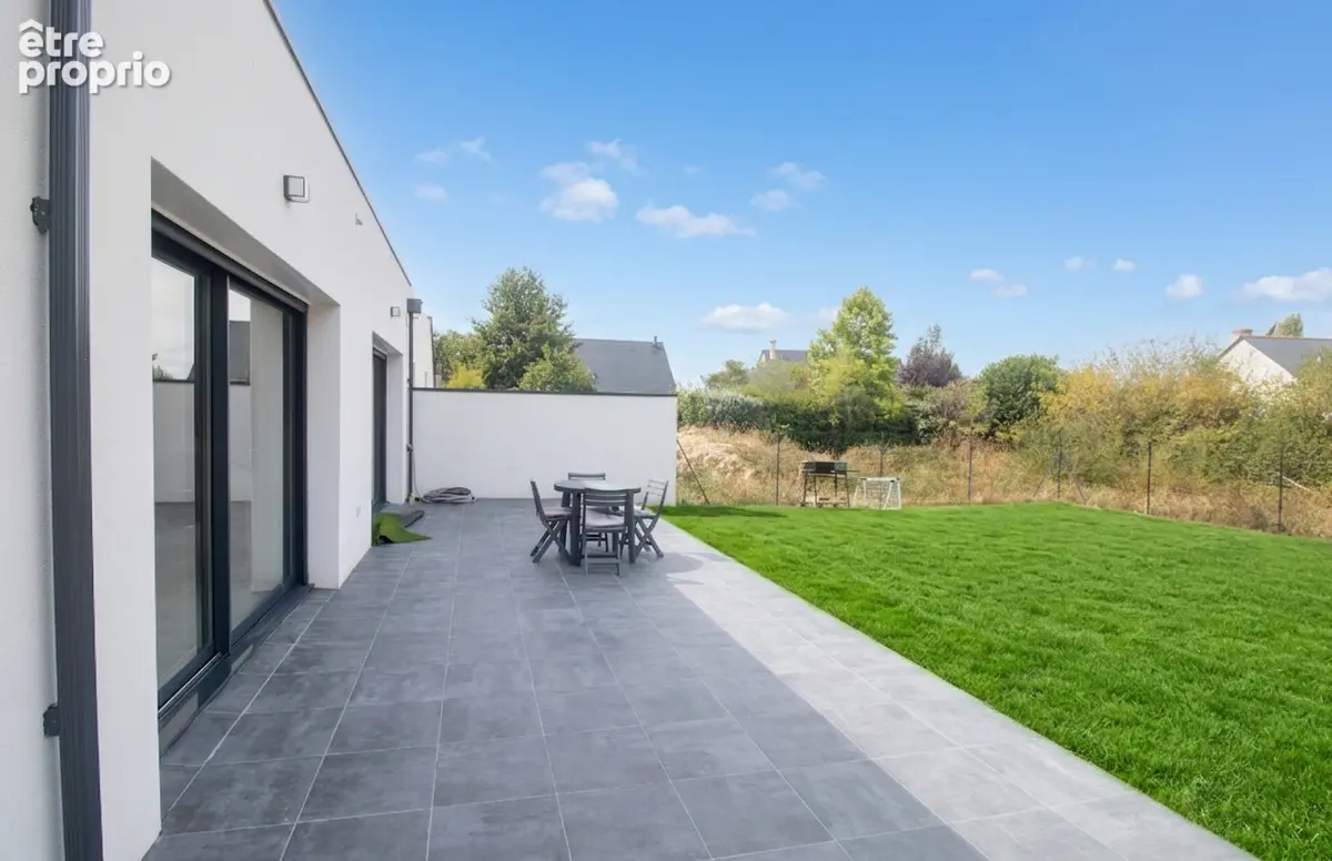 Maison contemporaine - 6 pièces - 145 m² - 4 chambres - Terrasse, Jardin et Garage - photo 4