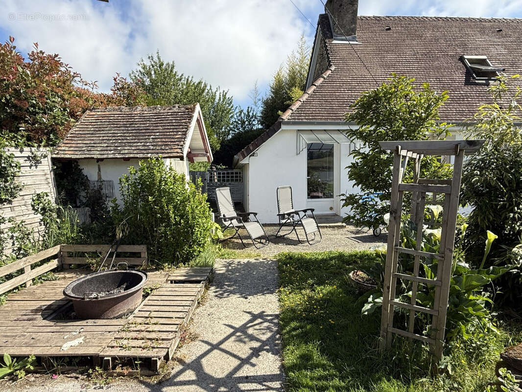 Maison à SAINT-GERMAIN-LES-BELLES