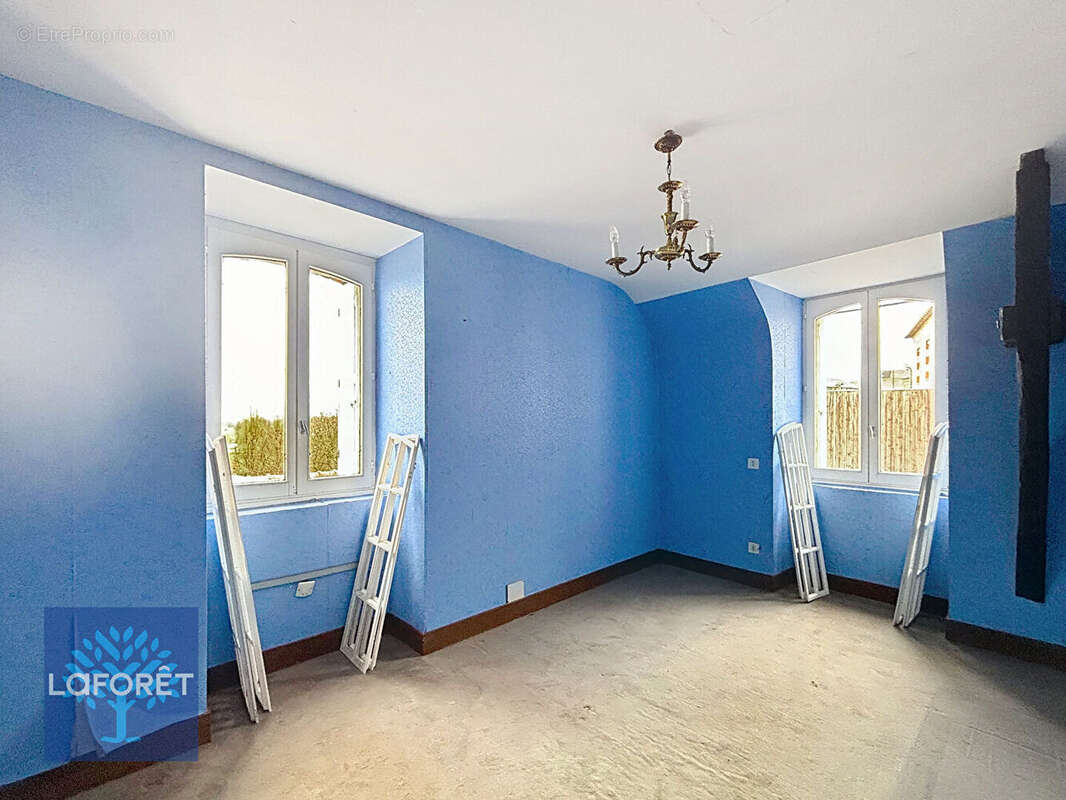 Maison à CHATILLON-EN-VENDELAIS