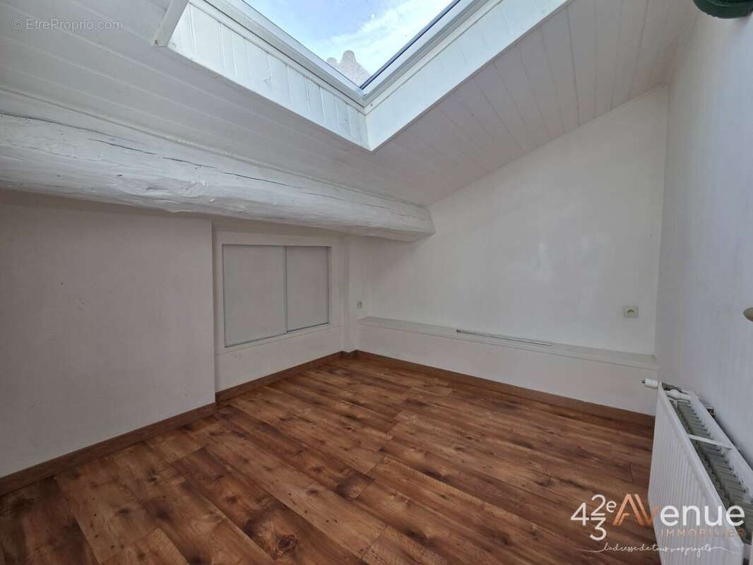 Appartement à SAINT-ETIENNE
