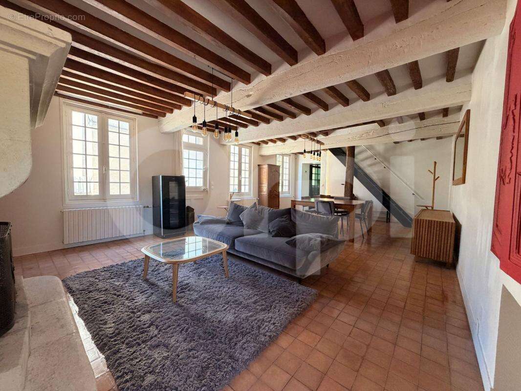 Maison à VIEUX-MOULIN
