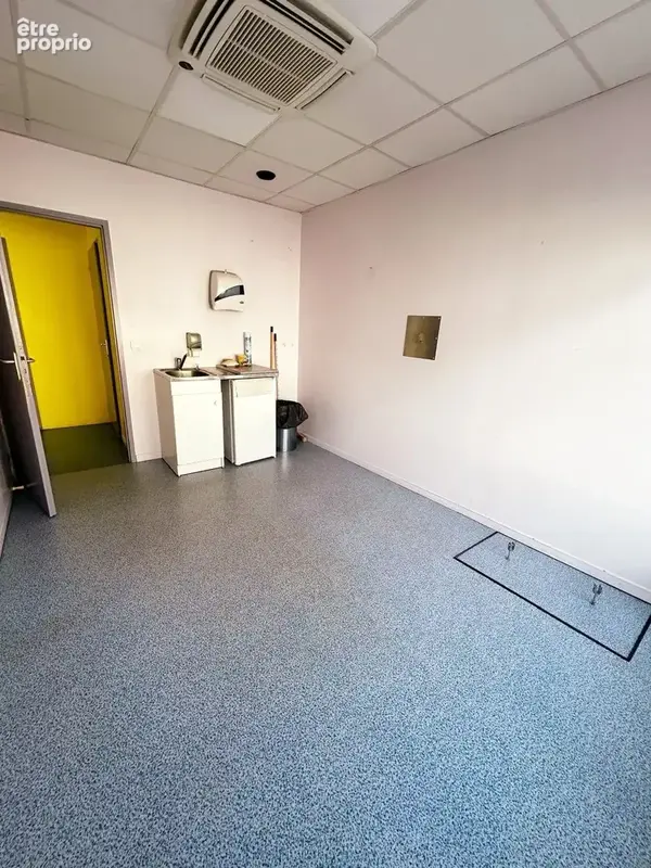 Local commercial de 117 m2 - photo 6