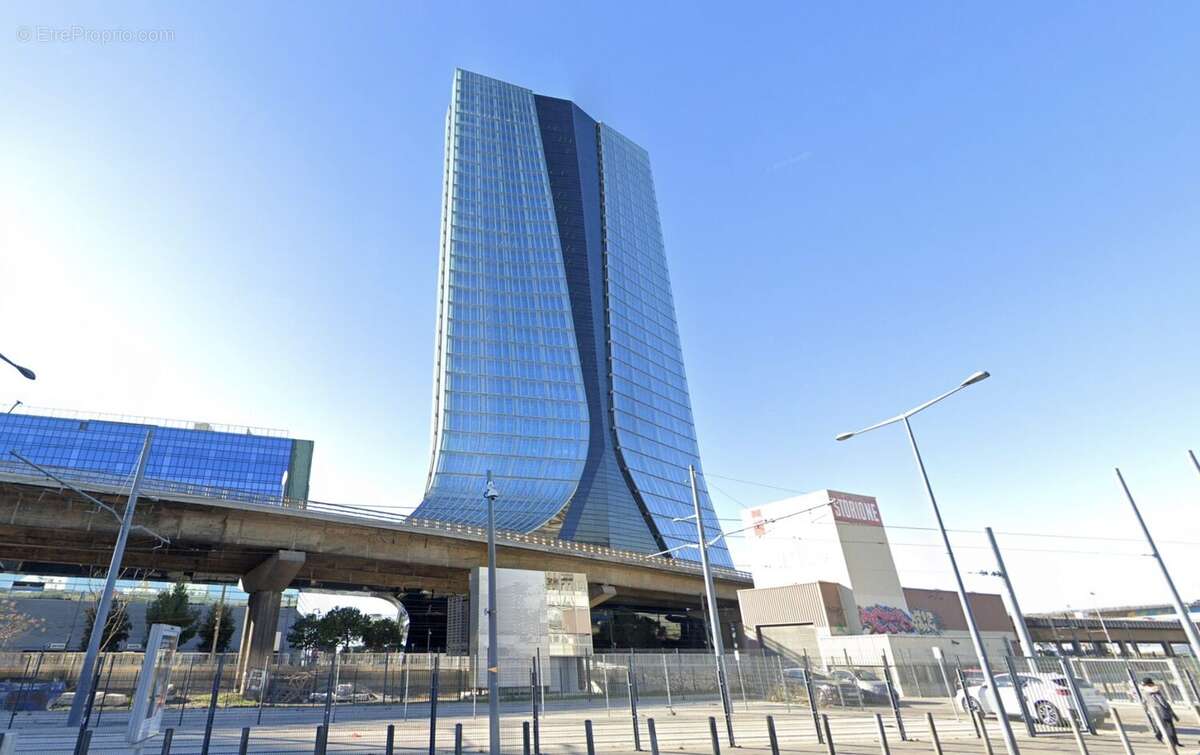 Appartement à MARSEILLE-2E