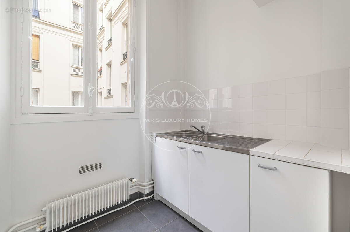 Appartement à PARIS-1E
