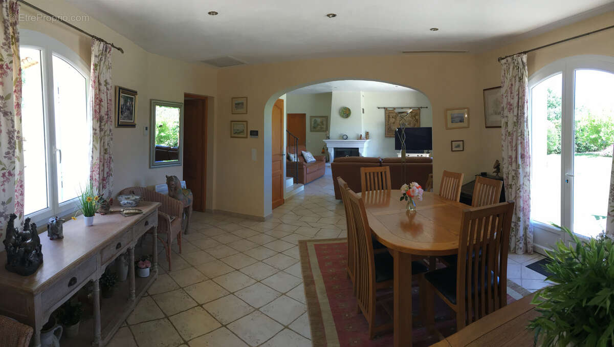 Maison à PLAN-DE-LA-TOUR