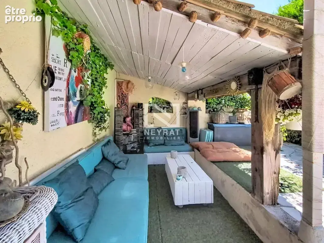 Bagnols en foret: 3 chambres , double garage, piscine, grand terrain - photo 6