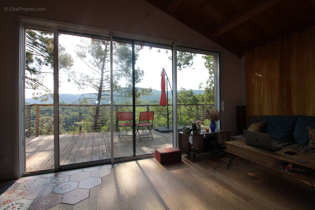 Charmante maison en bois de 98 m2 sur un terrain de 2800 m2. - photo 57
