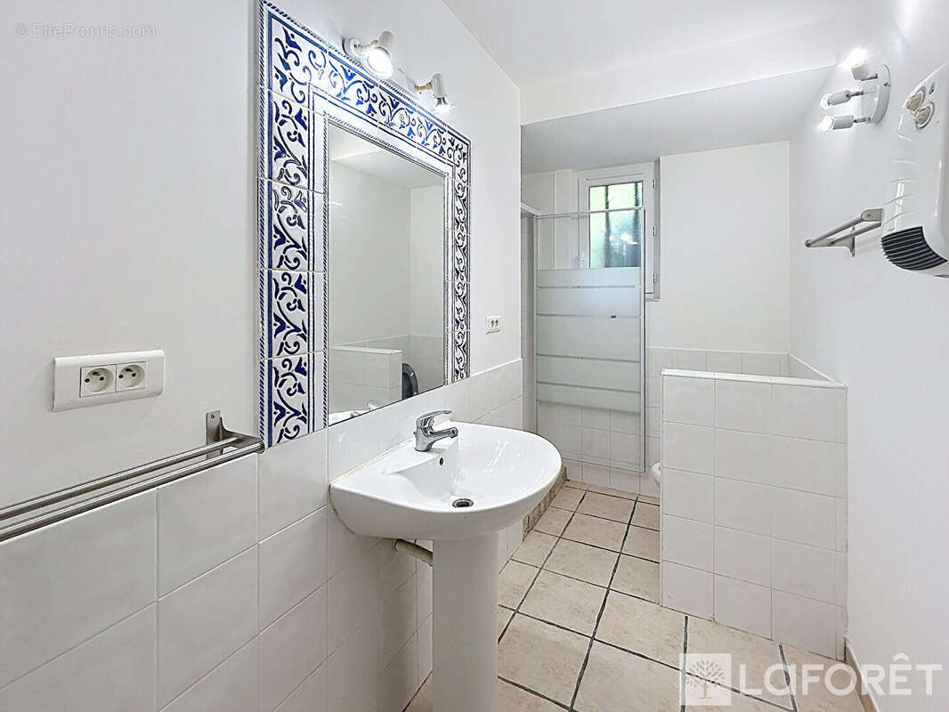 TRAVAILLAN -  Maison 190m², 5 ch, sur jardin 1000m² avec piscine - photo 12