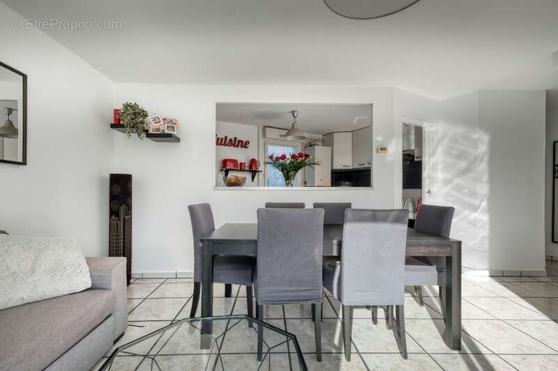 Appartement à LES CLAYES-SOUS-BOIS