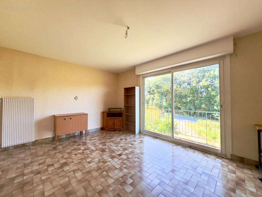 Maison à SAINT-MACAIRE-EN-MAUGES