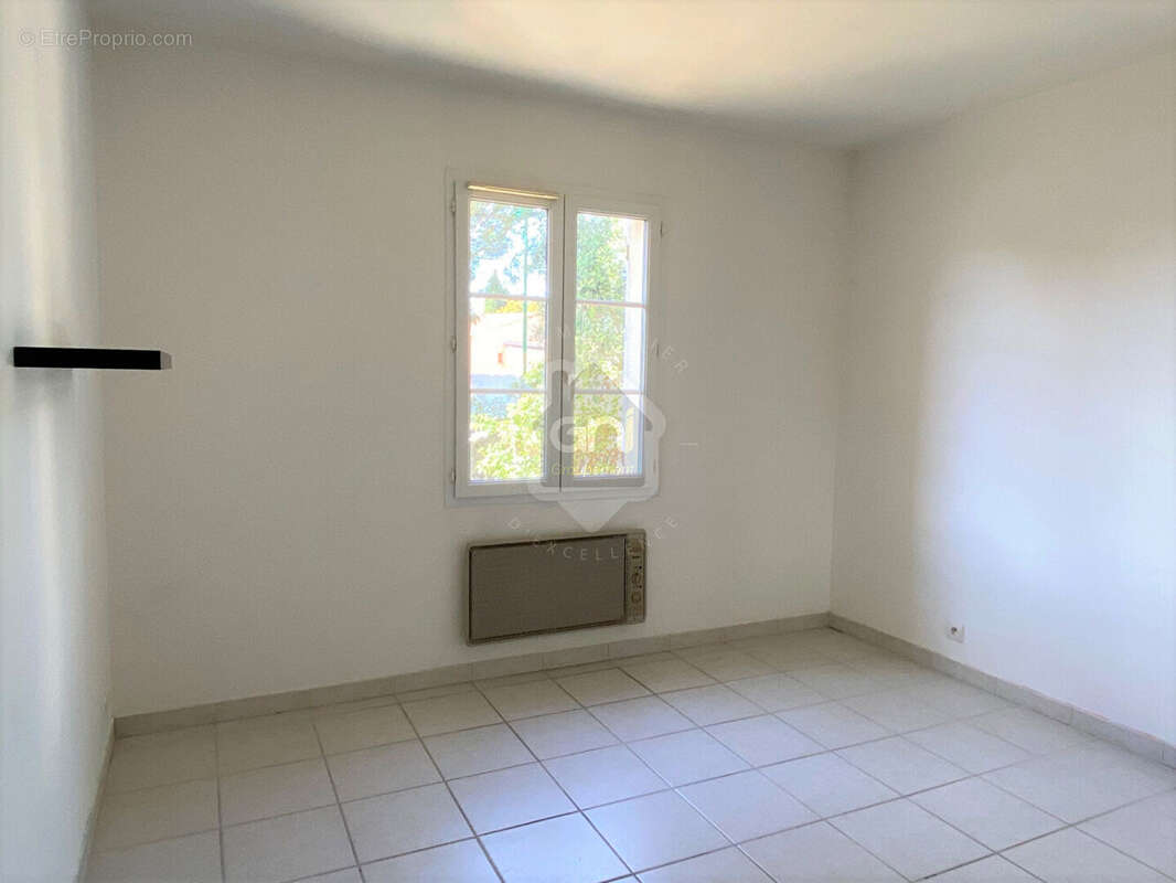 Maison à SORGUES