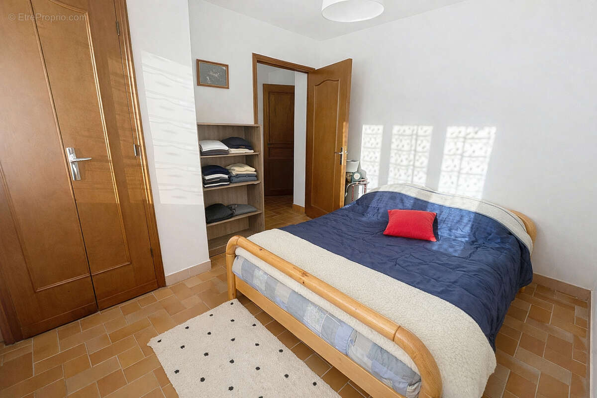 Trois appartements - Fort potentiel - à Roure 06420 - photo 11
