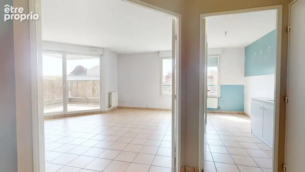 Rare T3 au coeur de Montchat avec balcon et garage ! - photo 3