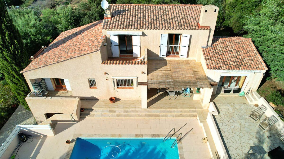 Maison à LES ISSAMBRES