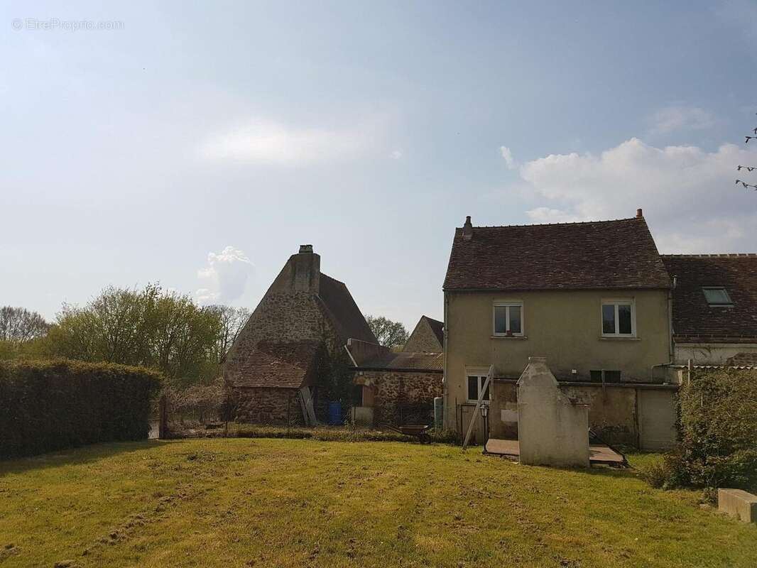 Maison à CHEMILLI