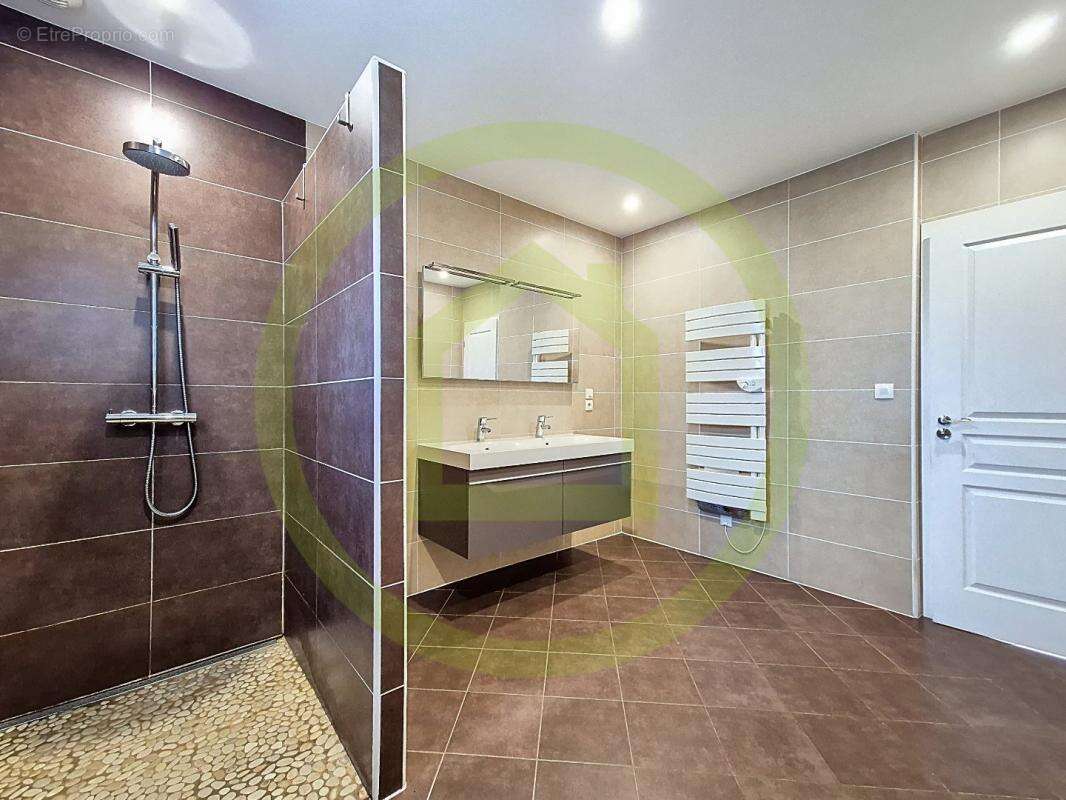 Maison à COSNES-ET-ROMAIN