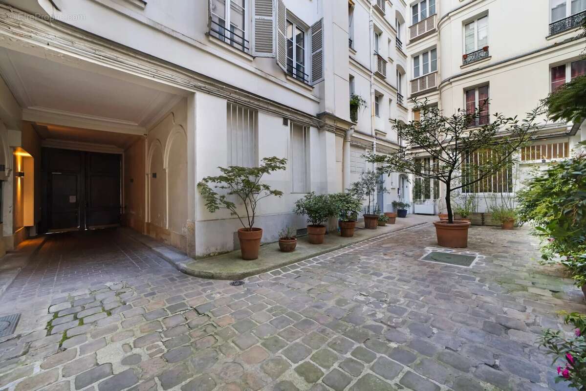 Appartement à PARIS-10E