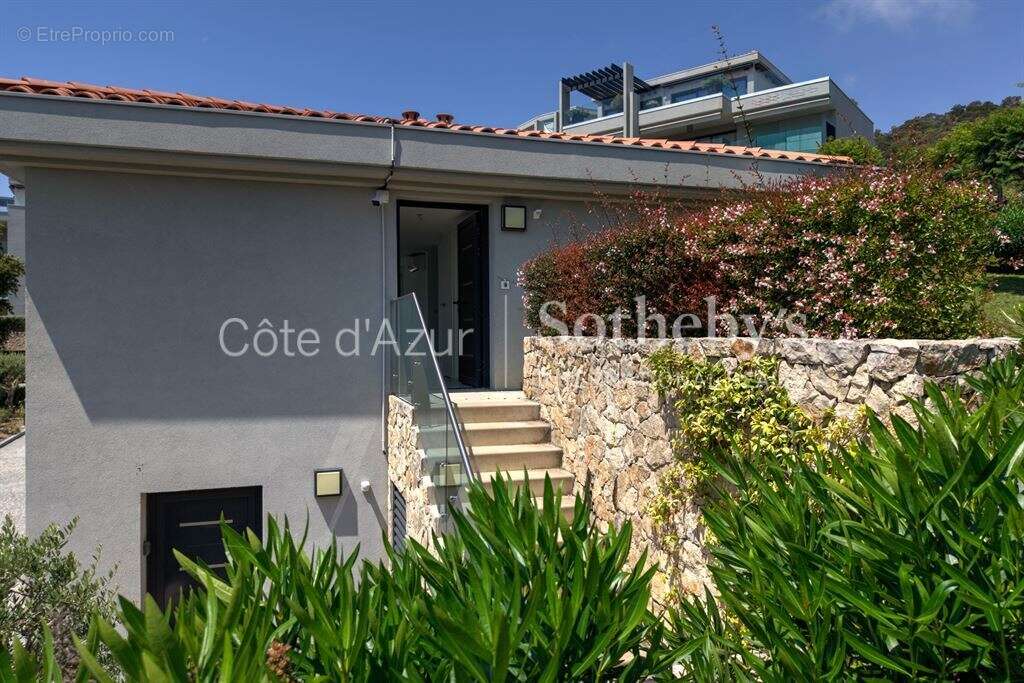 Appartement à VALLAURIS