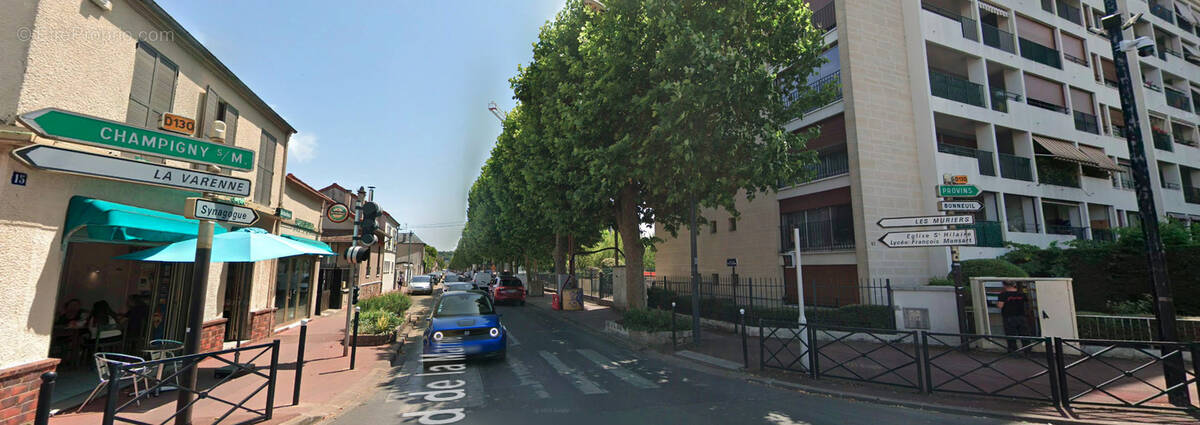 Parking à SAINT-MAUR-DES-FOSSES