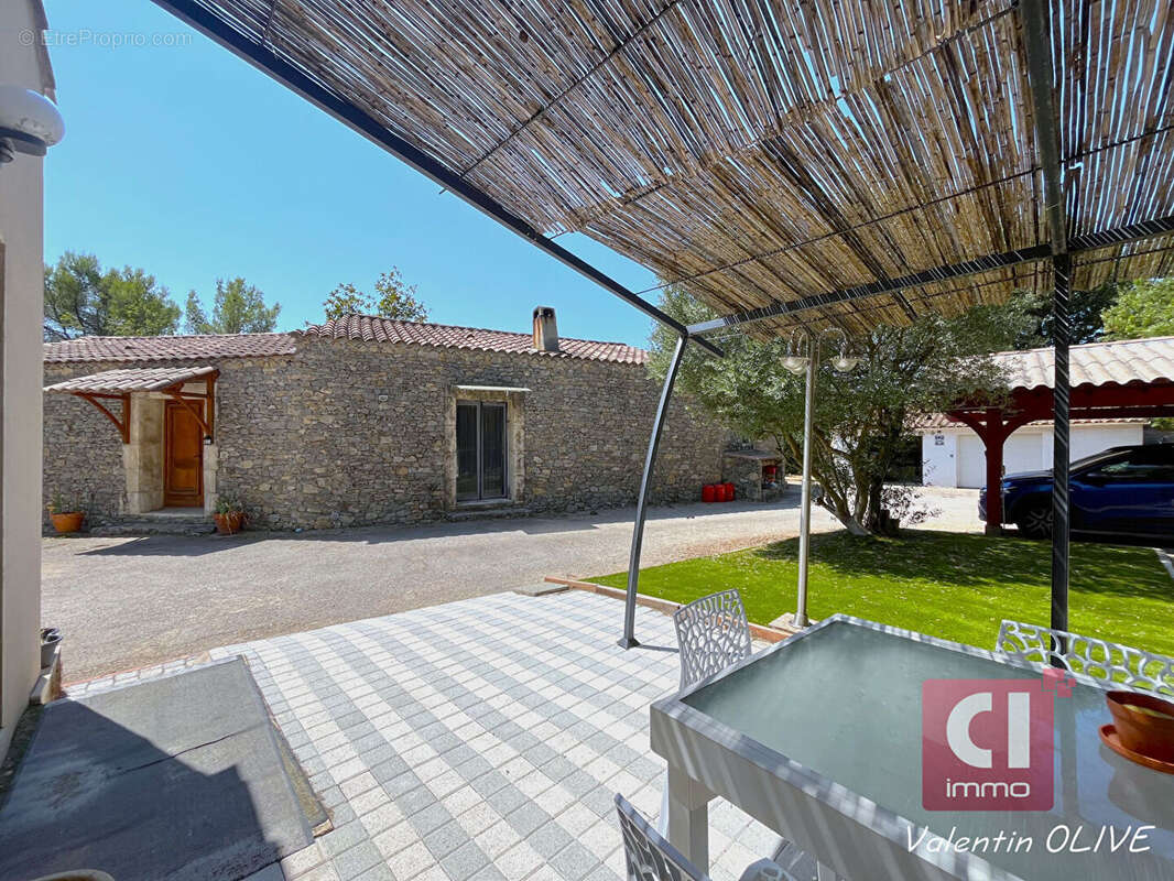 Maison La Roquebrussanne 6 pièces 190 m2 avec dépendance. - photo 17