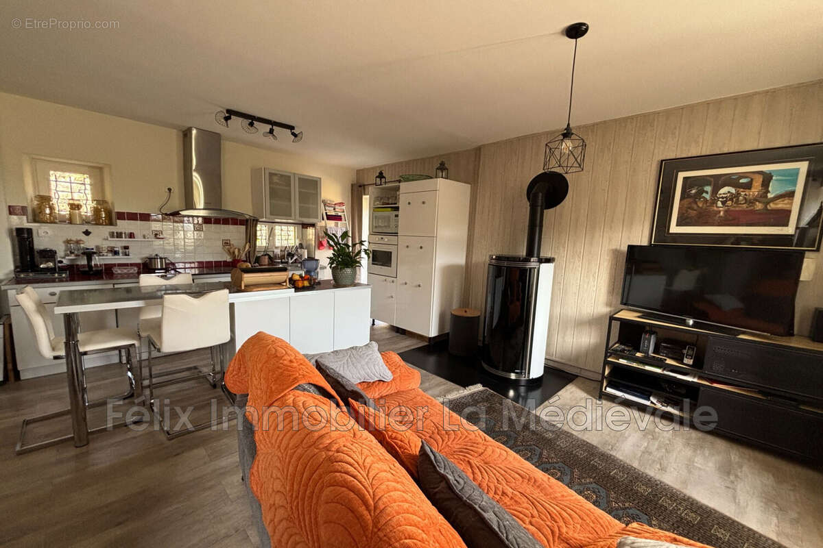 Maison à SALIGNAC-EYVIGUES