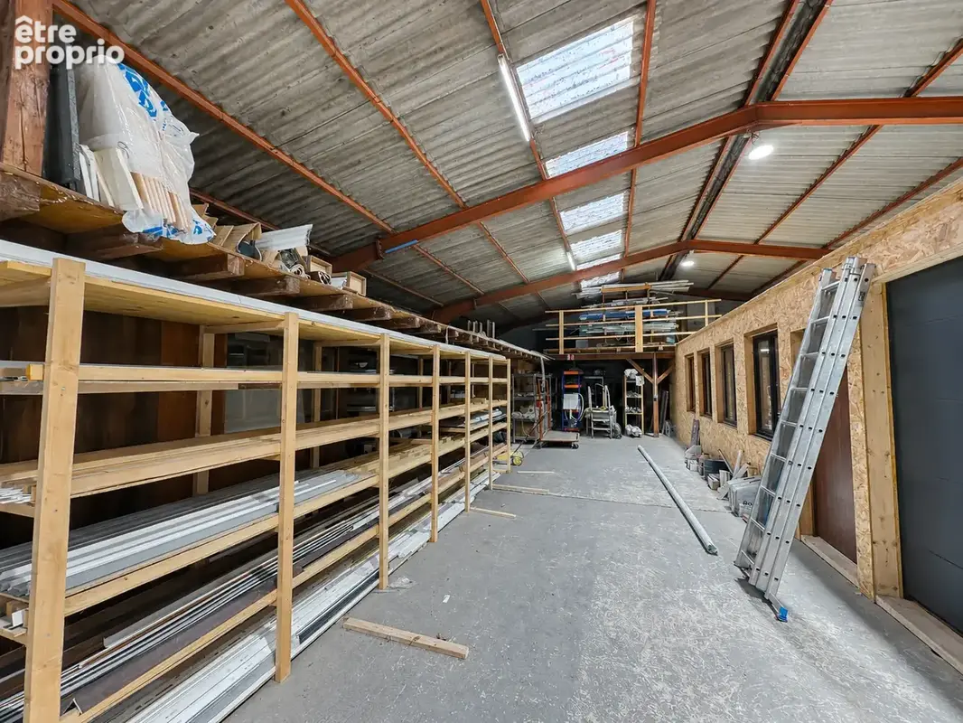Local professionnel a usage d'entrepot - 400 m2 - photo 3