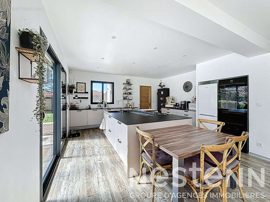 Maison à SAINT-MARTIN-DE-CRAU