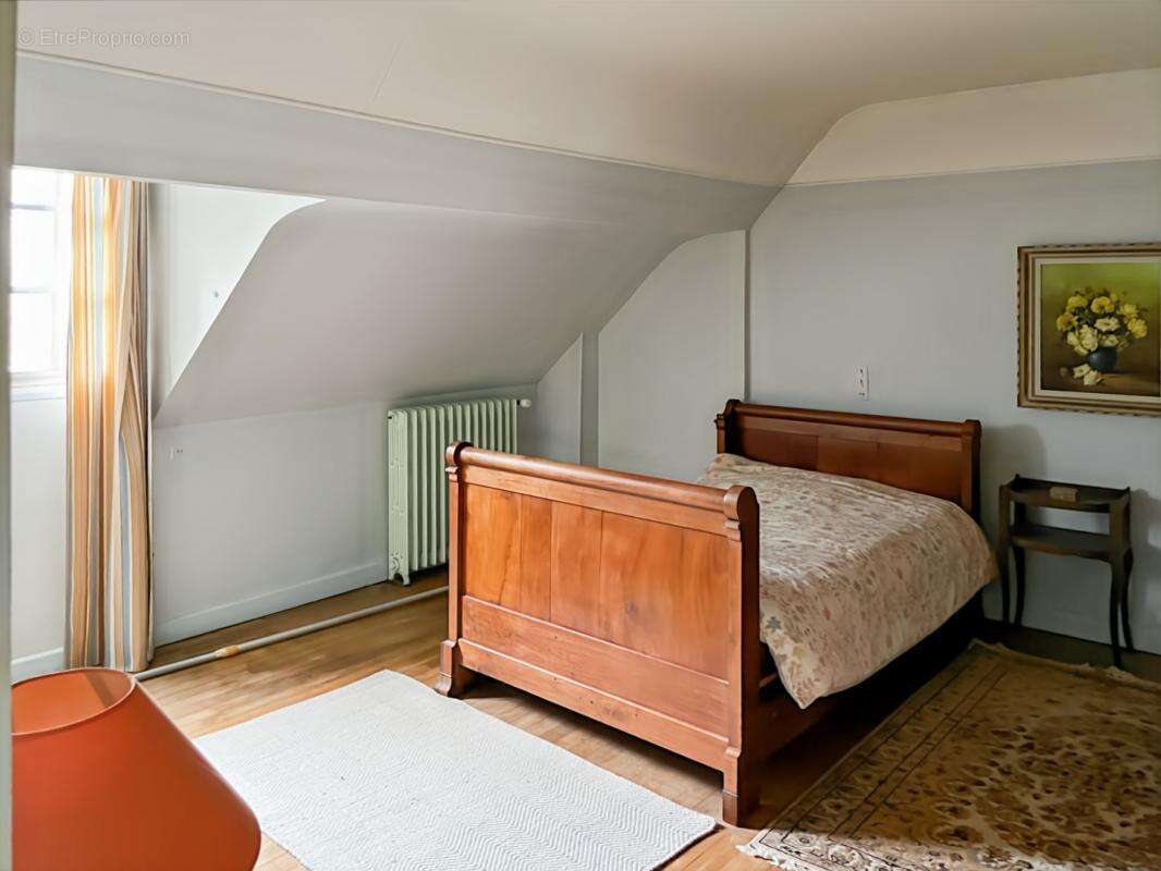 Maison à MONTGIVRAY