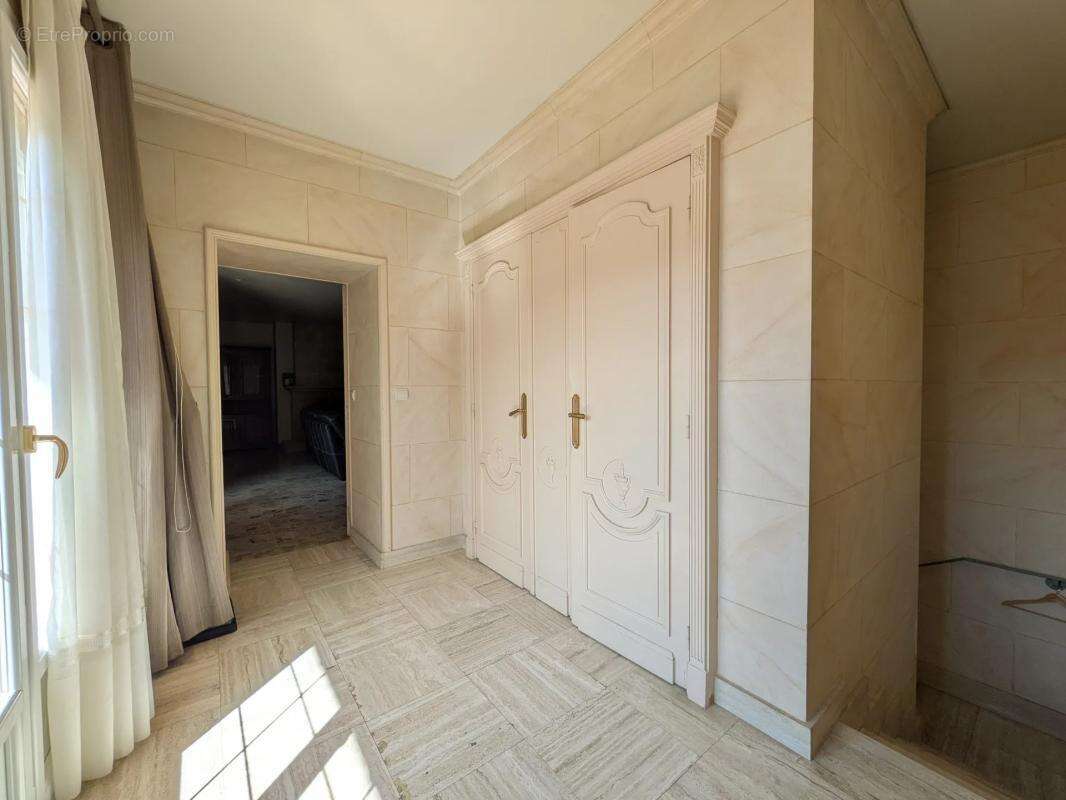Maison à MEZIERES-SUR-SEINE