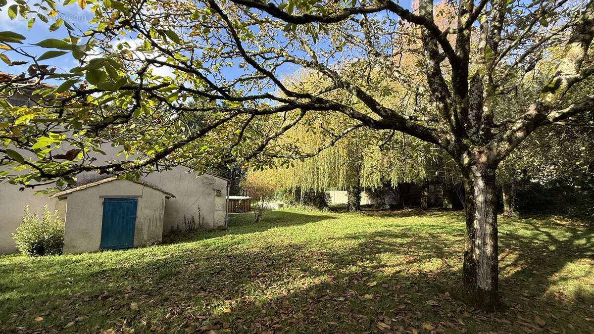 Maison à MORTAGNE-SUR-GIRONDE
