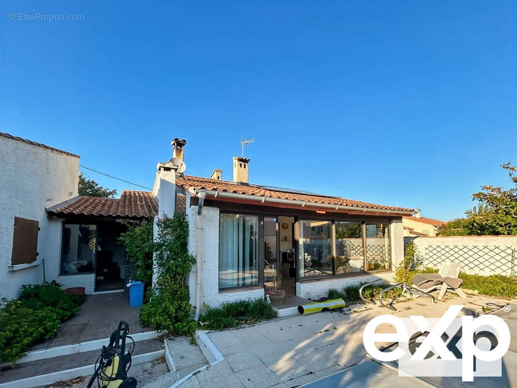 Maison à PELISSANNE