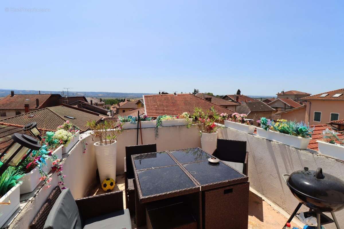 Appartement 421 m² à La Cote-Saint-Andre  - photo 6