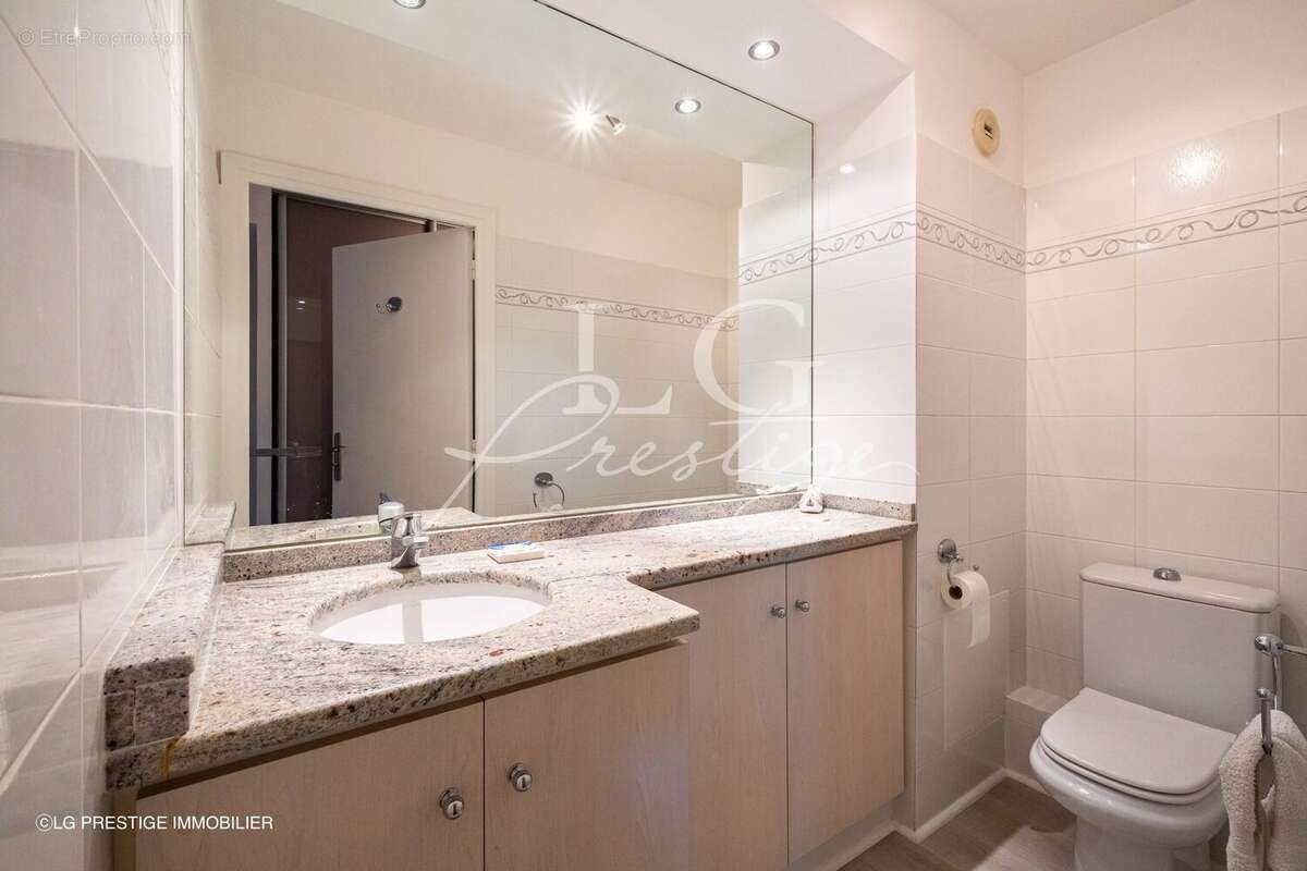 Appartement à MANDELIEU-LA-NAPOULE