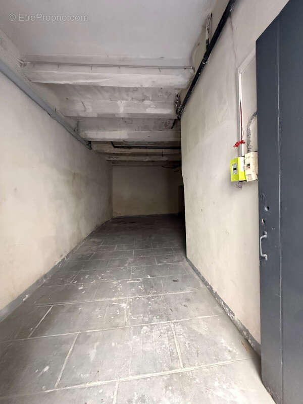 Garage , de 45m2 , Accès direct sur rue , proche du centre ville - photo 6