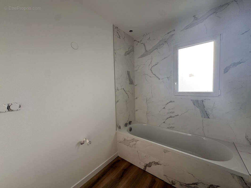 Maison à SAINT-GEOURS-DE-MAREMNE