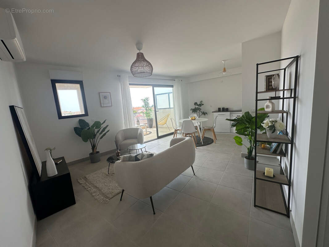 Appartement à LA LONDE-LES-MAURES