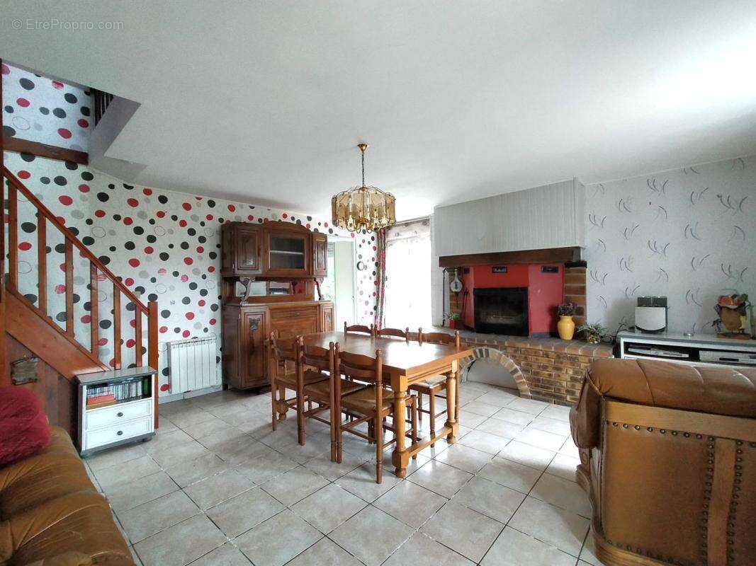 Maison à AVERTON