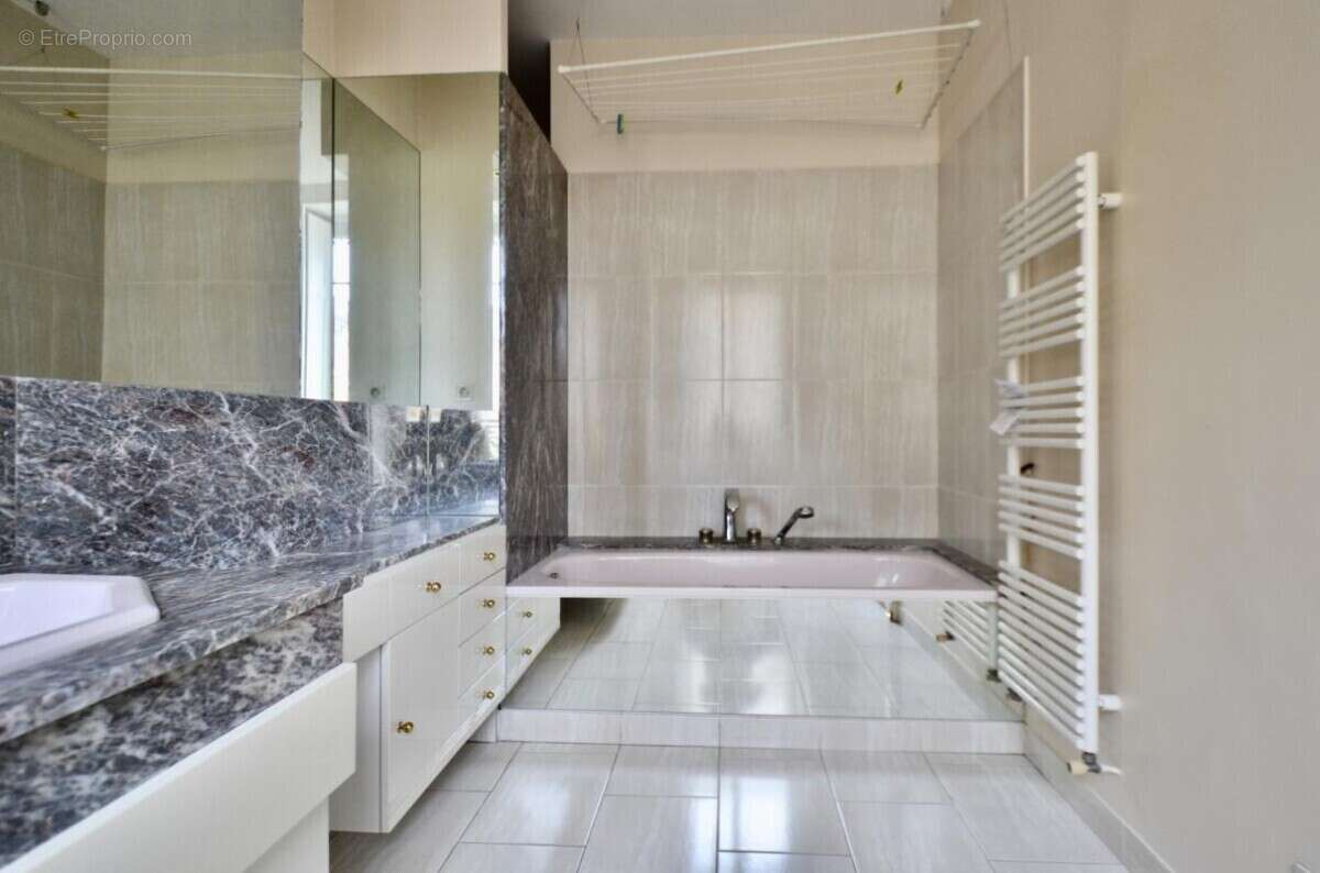 Appartement à LYON-1E
