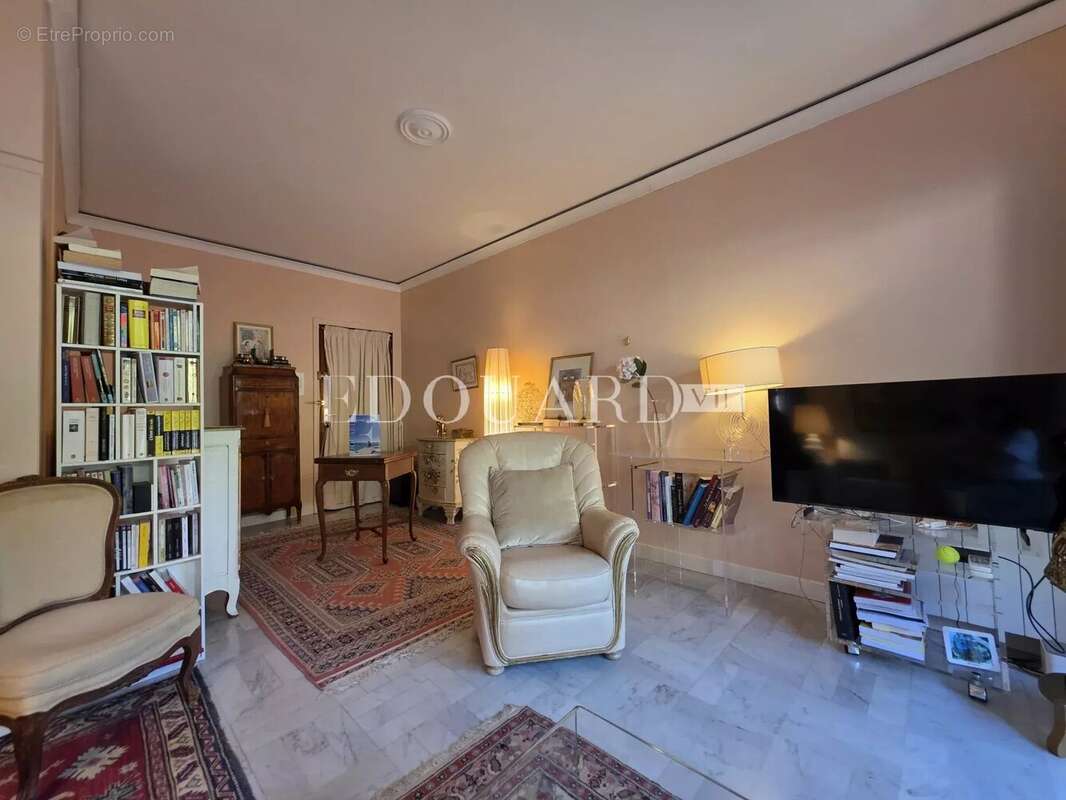 Appartement à ROQUEBRUNE-CAP-MARTIN