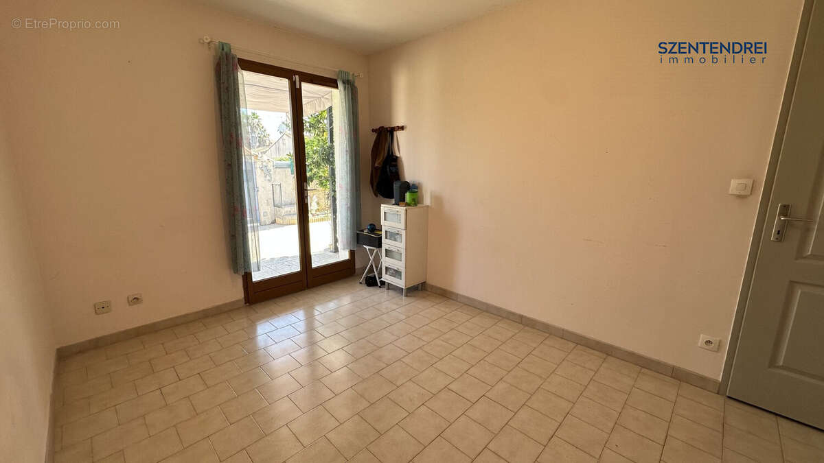 Maison 135 m² à Lunel  - photo 7