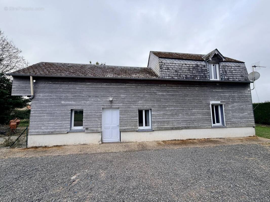 Maison à FERRIERES-SAINT-HILAIRE