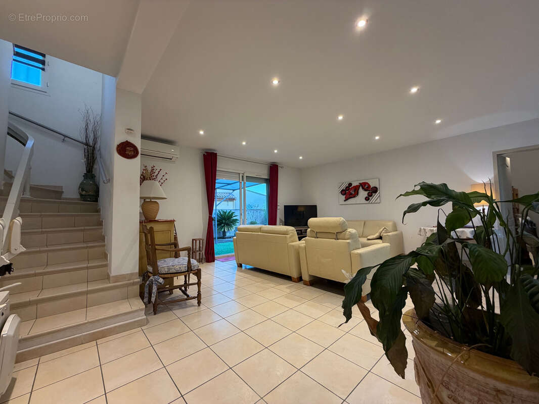 Maison à JONQUIERES