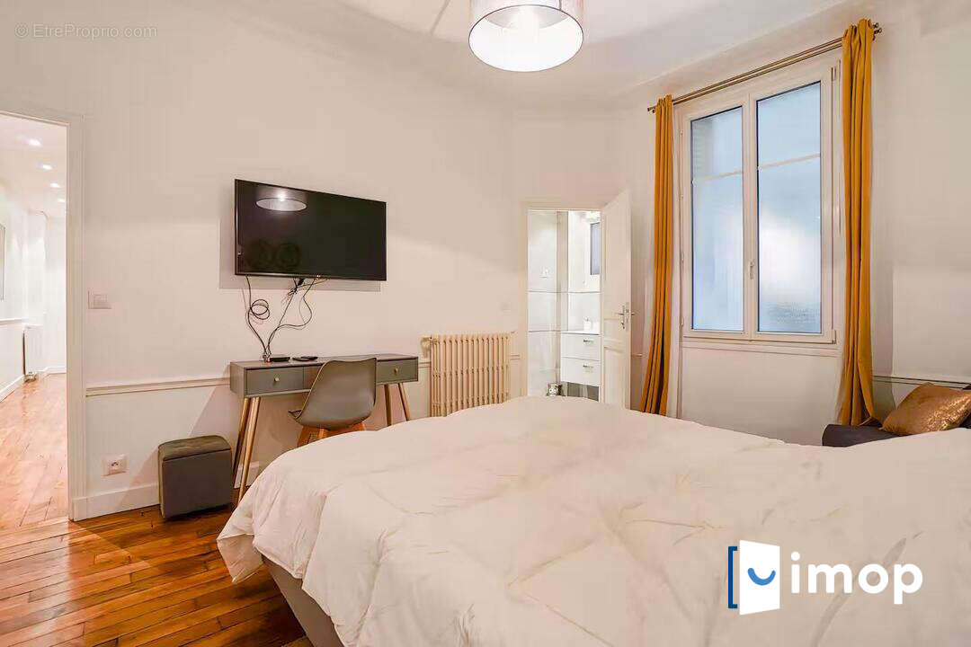 Appartement à PARIS-7E