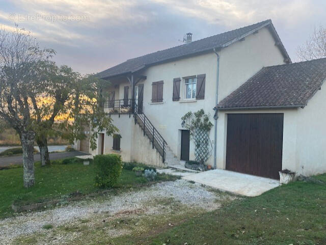 Maison à LACHAPELLE-AUZAC