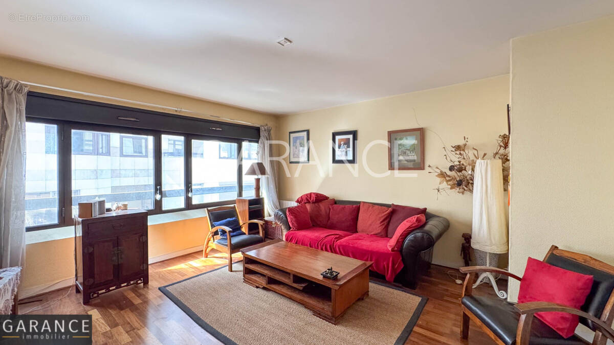 Appartement à PARIS-12E